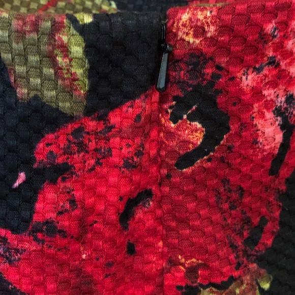 Talbots Pencil Midi skirt 10 Red Black Green - Picture 2 of 5